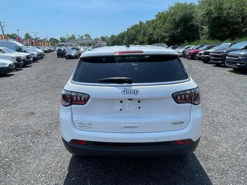 Bright White Clearcoat 2023 Jeep Compass Latitude Lux
