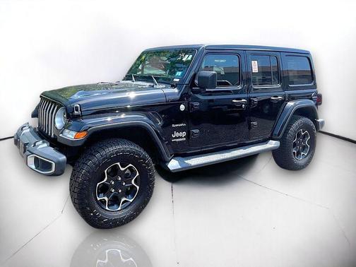 Black Clearcoat 2020 Jeep Wrangler Unlimited Sahara