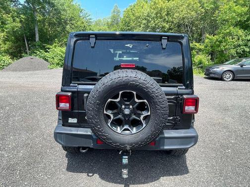 Black Clearcoat 2020 Jeep Wrangler Unlimited Sahara