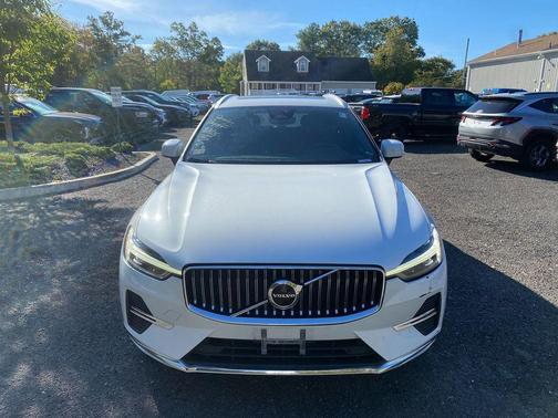 2022 Volvo XC60 B5 Inscription