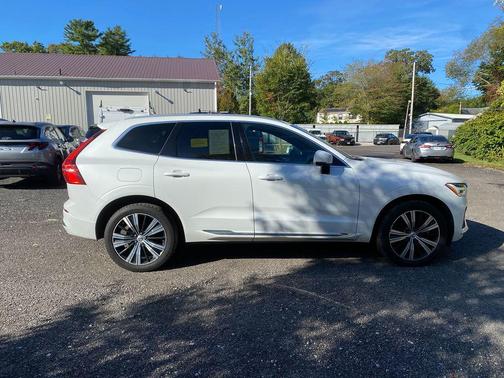 2022 Volvo XC60 B5 Inscription