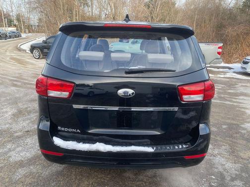 2018 Kia Sedona L