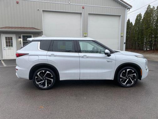 2023 Mitsubishi Outlander PHEV SEL