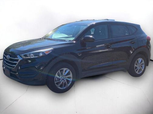 Black Noir Pearl 2018 Hyundai TUCSON SE