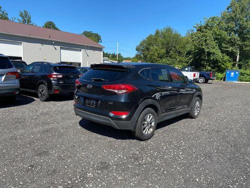 Black Noir Pearl 2018 Hyundai TUCSON SE