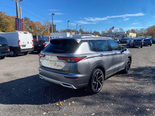 2023 Mitsubishi Outlander PHEV SEL