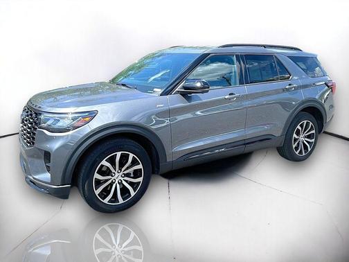 Carbonized Gray Metallic 2025 Ford Explorer ST-Line