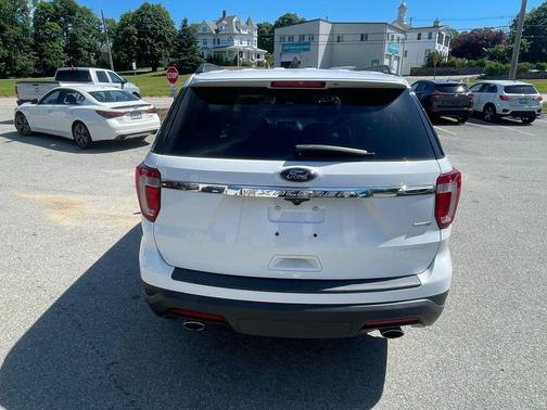 Oxford White 2018 Ford Explorer Base