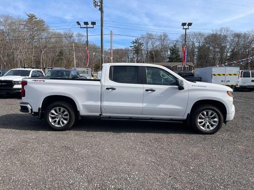 Summit White 2023 Chevrolet Silverado 1500 Custom