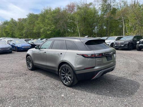Silicon Silver Premium Metallic 2022 Land Rover Range Rover Velar P250 S