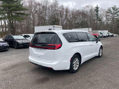 Bright White Clearcoat 2024 Chrysler Pacifica Touring L