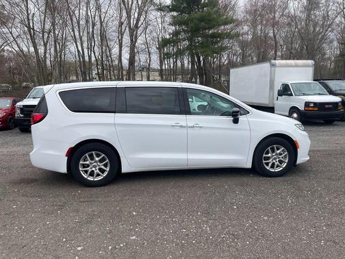 Bright White Clearcoat 2024 Chrysler Pacifica Touring L