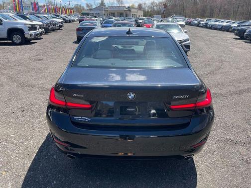Black Sapphire Metallic 2022 BMW 330 xDrive