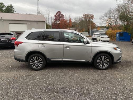 2019 Mitsubishi Outlander SE