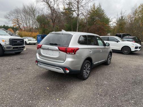 2019 Mitsubishi Outlander SE