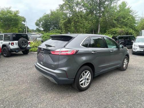 Carbonized Gray Metallic 2021 Ford Edge SEL