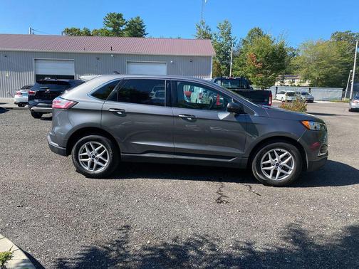 Carbonized Gray Metallic 2021 Ford Edge SEL