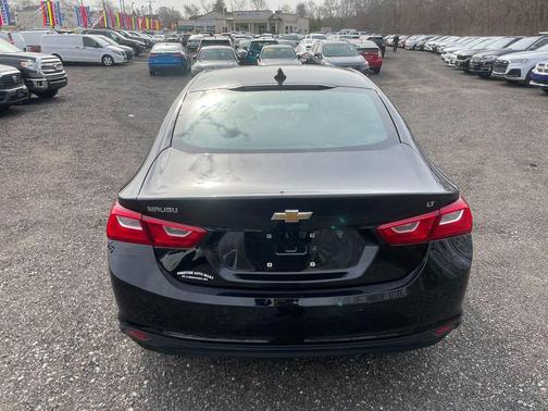 Mosaic Black Metallic 2024 Chevrolet Malibu FWD 1LT