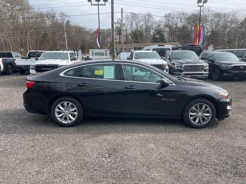 Mosaic Black Metallic 2024 Chevrolet Malibu FWD 1LT