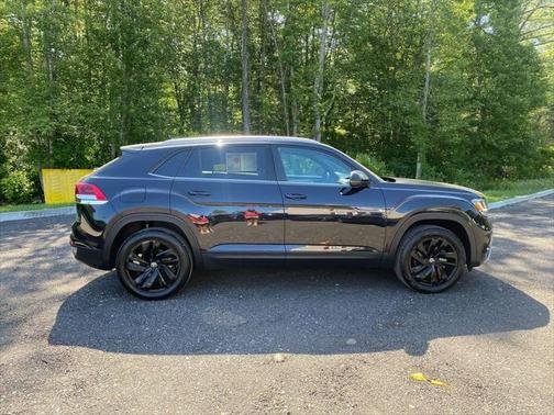 2022 Volkswagen Atlas Cross Sport 3.6L V6 SE w/Technology