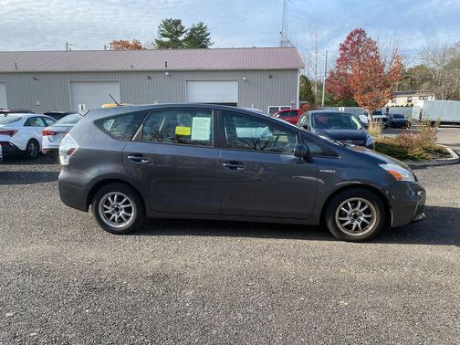 2014 Toyota Prius v Three