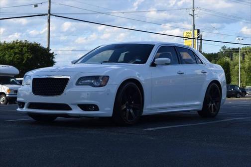2013 Chrysler 300 SRT8
