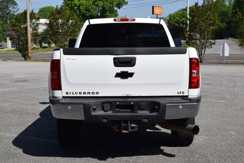 Summit White 2011 Chevrolet Silverado 2500 LTZ