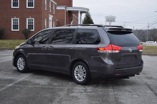 2014 Toyota Sienna XLE