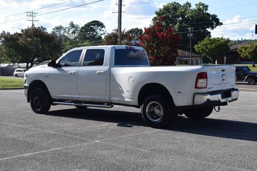 2019 RAM 3500 Big Horn Crew Cab 4x4 8' Box