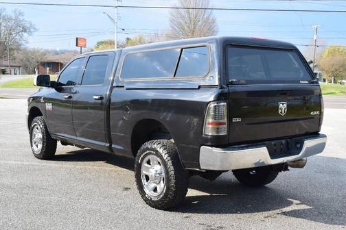2017 RAM 2500 SLT Crew Cab 4x4 6'4' Box