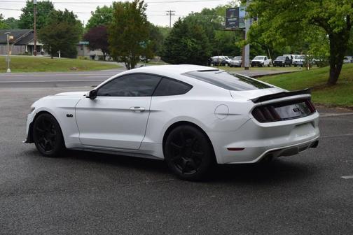 Oxford White 2016 Ford Mustang GT