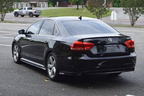 Black Uni 2015 Volkswagen Passat 1.8T Auto SE