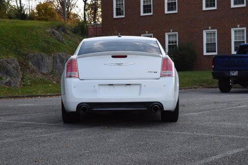 2013 Chrysler 300 SRT8