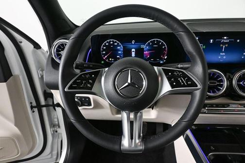 White 2025 Mercedes-Benz GLB 250 Base