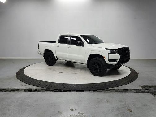 Glacier White 2026 Nissan Frontier SV