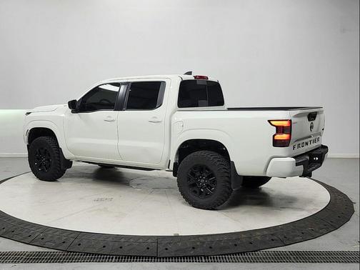 Glacier White 2026 Nissan Frontier SV