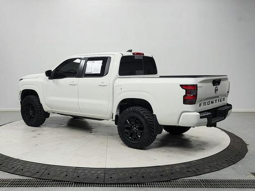 Glacier White 2026 Nissan Frontier SV