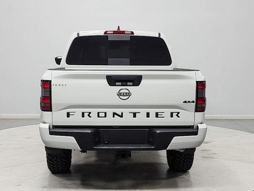 Glacier White 2026 Nissan Frontier SV