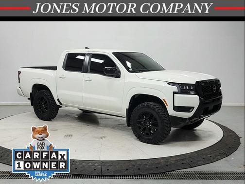 Glacier White 2026 Nissan Frontier SV