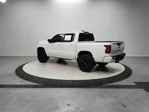 Glacier White 2026 Nissan Frontier SV