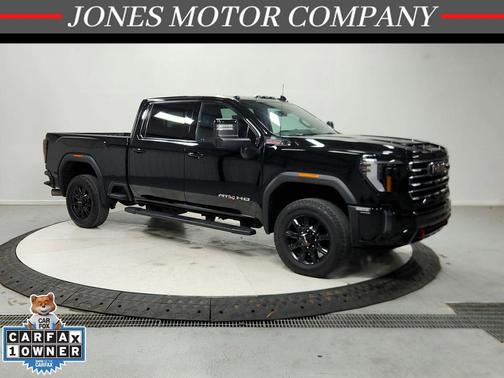 Onyx Black 2024 GMC Sierra 2500 AT4