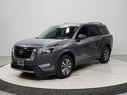 2022 Nissan Pathfinder SL 4WD