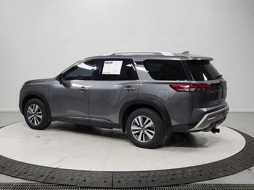 Gun Metallic 2022 Nissan Pathfinder SL 4WD