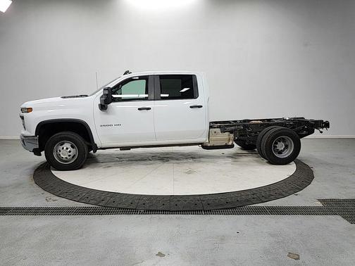 Summit White 2024 Chevrolet Silverado 3500 WT