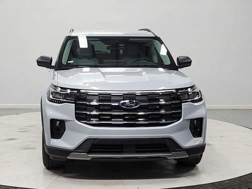 SPACE WHITE METALLIC 2026 Ford Explorer Active