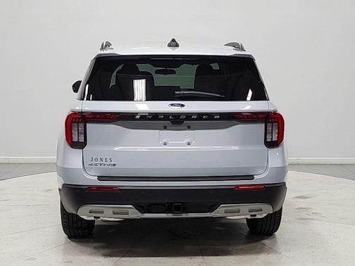 SPACE WHITE METALLIC 2026 Ford Explorer Active
