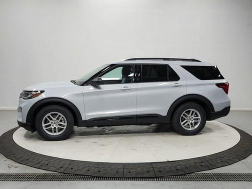 SPACE WHITE METALLIC 2026 Ford Explorer Active
