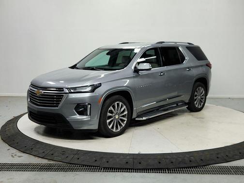 Sterling Gray Metallic 2023 Chevrolet Traverse Premier