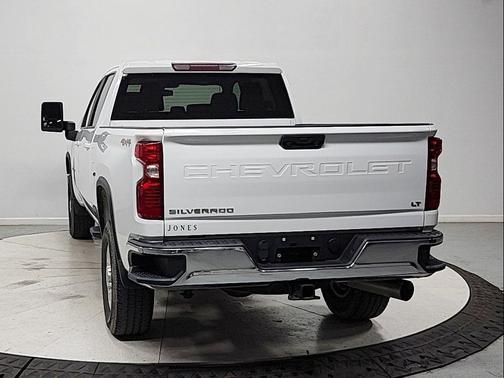 Summit White 2022 Chevrolet Silverado 2500 LT