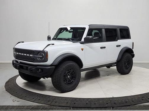 OXFORD WHITE 2026 Ford Bronco Badlands